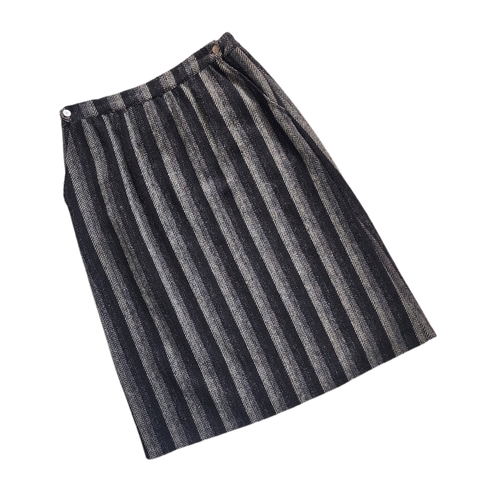 Vintage Private Club 100% Wool A-Line Herringbone Midi Skirt Pockets Buttons. .